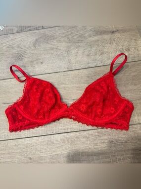Victoria's Secret Red Lace Underwire Bra